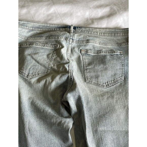 Gap Women’s Jeans Straight Leg Size 32 Light Wash Distressed - Picture 6 of 7